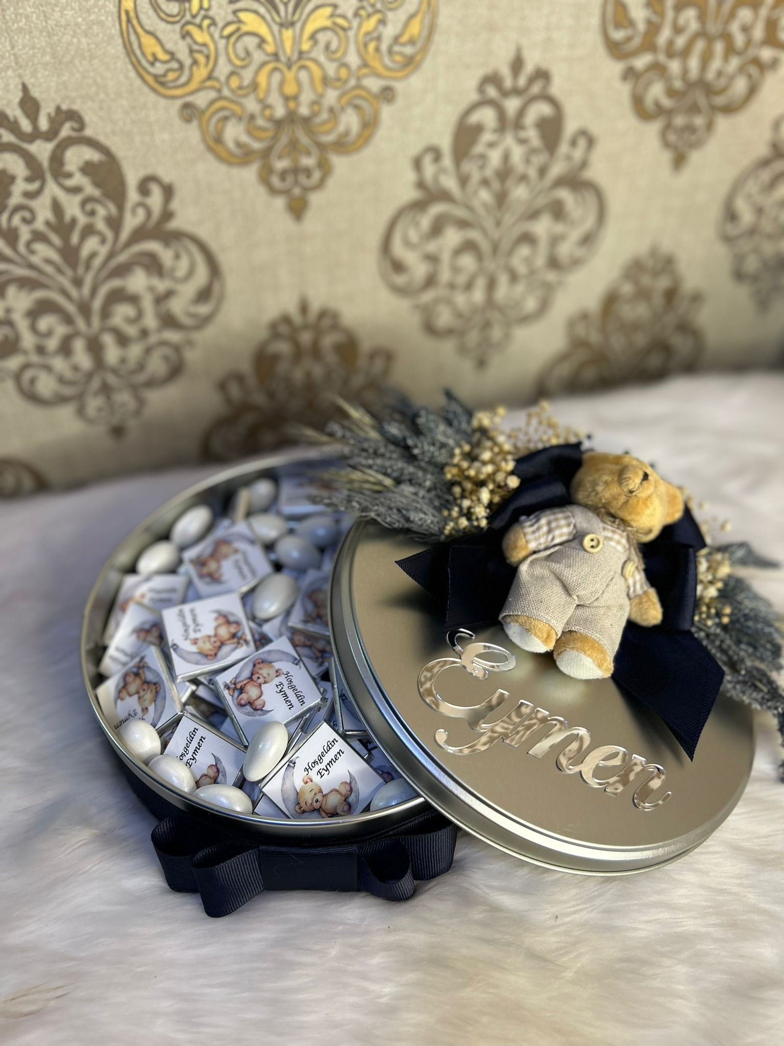 Metal Kutuda Çikolata