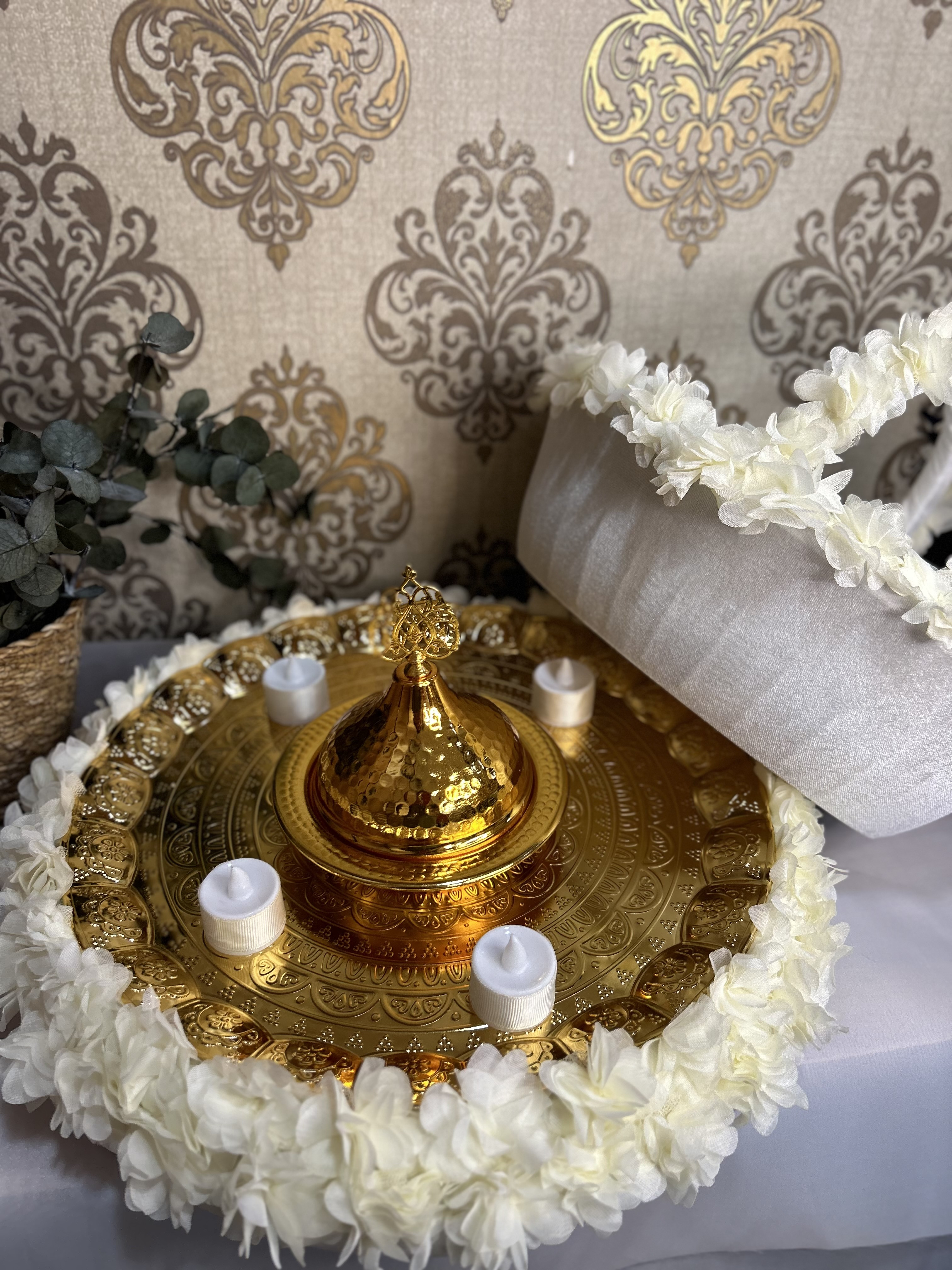 Krem Lazer Çiçekli Sepet Tepsi