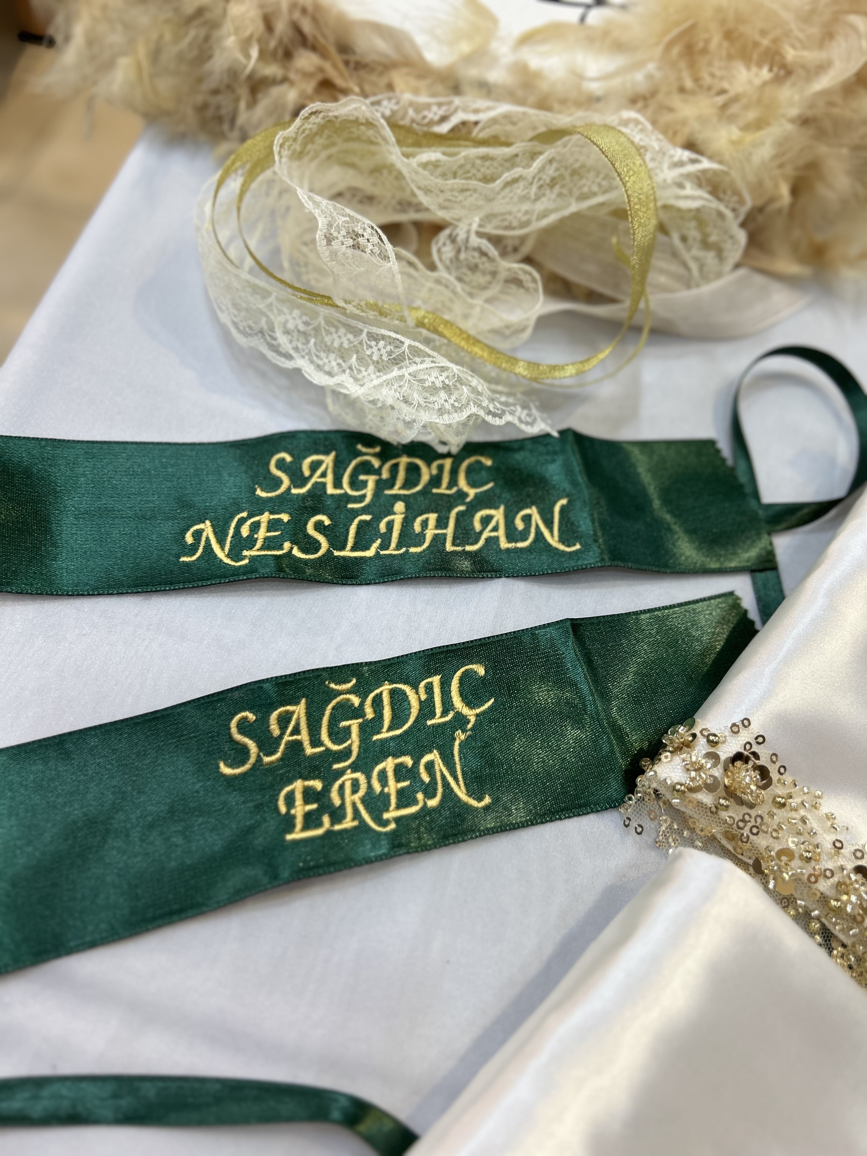 İsimli Sağdıç Kurdele