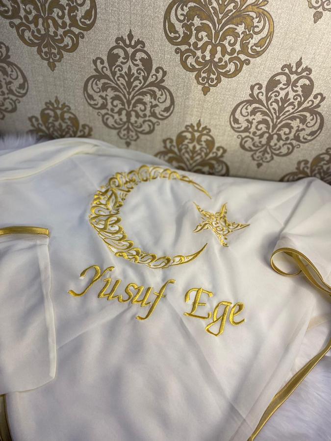 İsimli Omuz Örtüsü