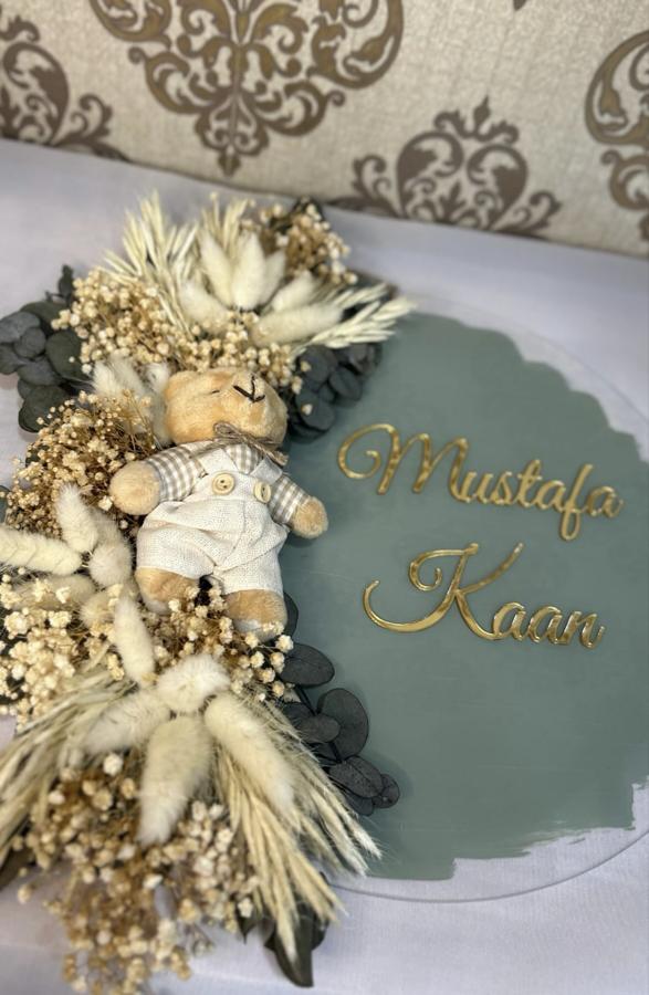 Mustafa Kaan Kapı Süsü