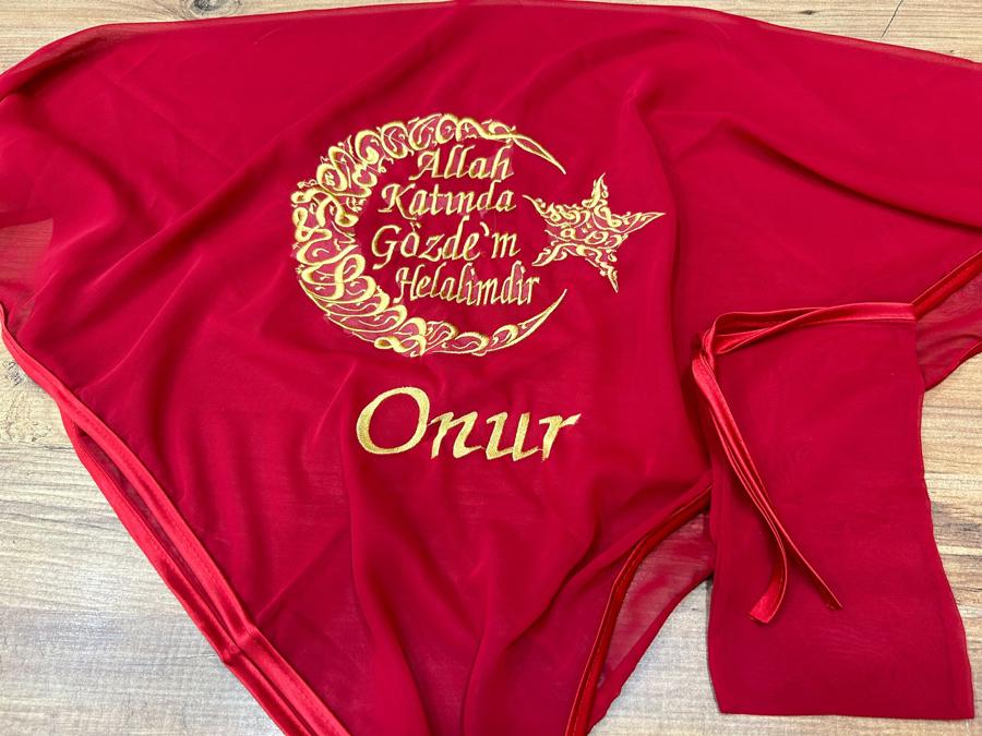 İsimli Omuz Örtüsü