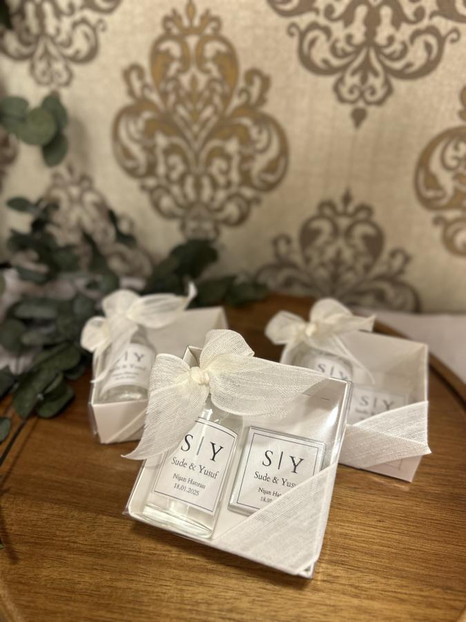 Kutuda Kolonya ve Çikolata