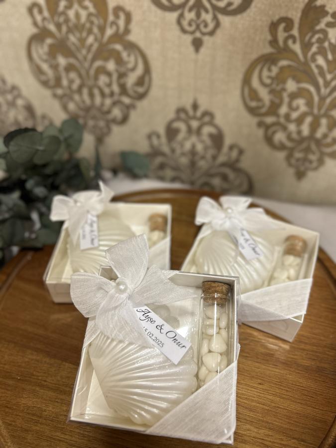 Kutuda İstridye Mum ve Şeker