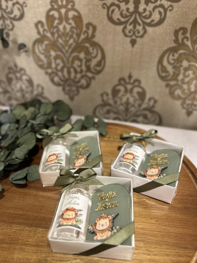 Kutuda Kolonya Şişesi ve Magnet