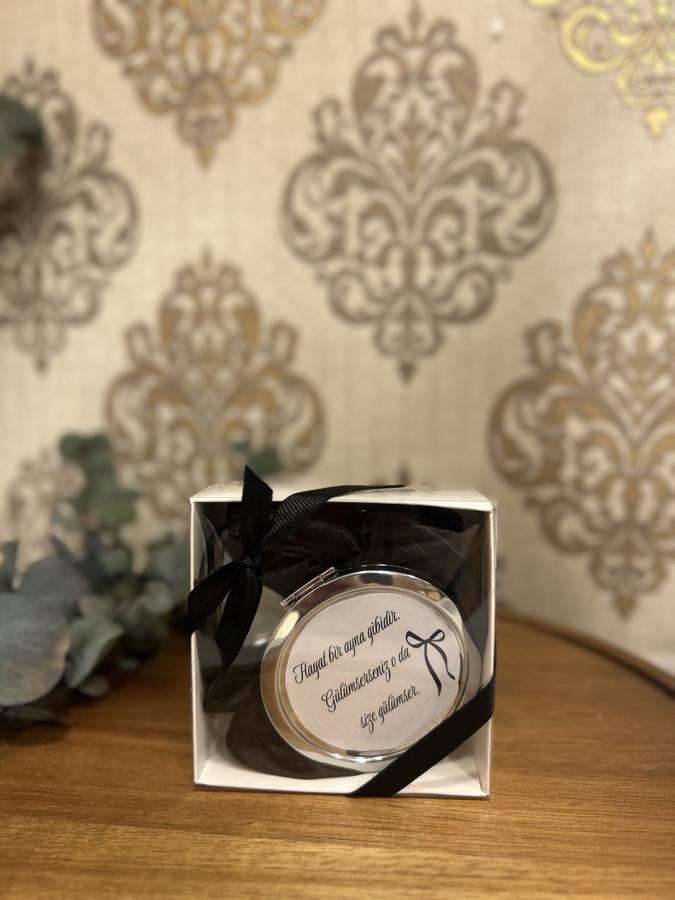 Kutuda Toka ve Metal Ayna