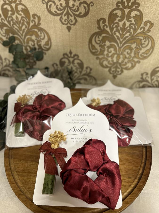 Kartlı Toka ve Kına Şişesi