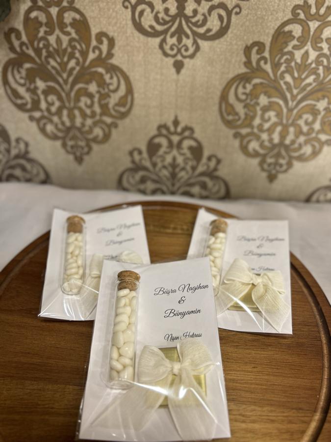 Kartta Çikolata ve Şeker Tüpü