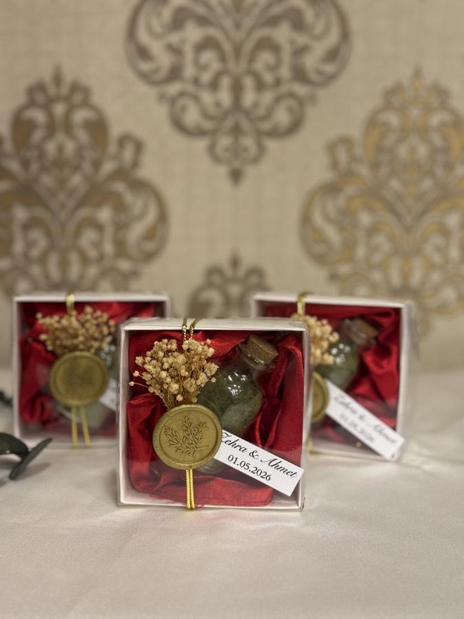 Kutuda Toka ve Kına Şişesi