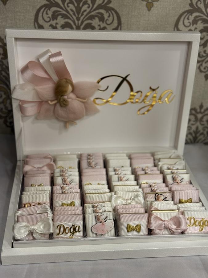 Kurdele Süslemeli Çikolata