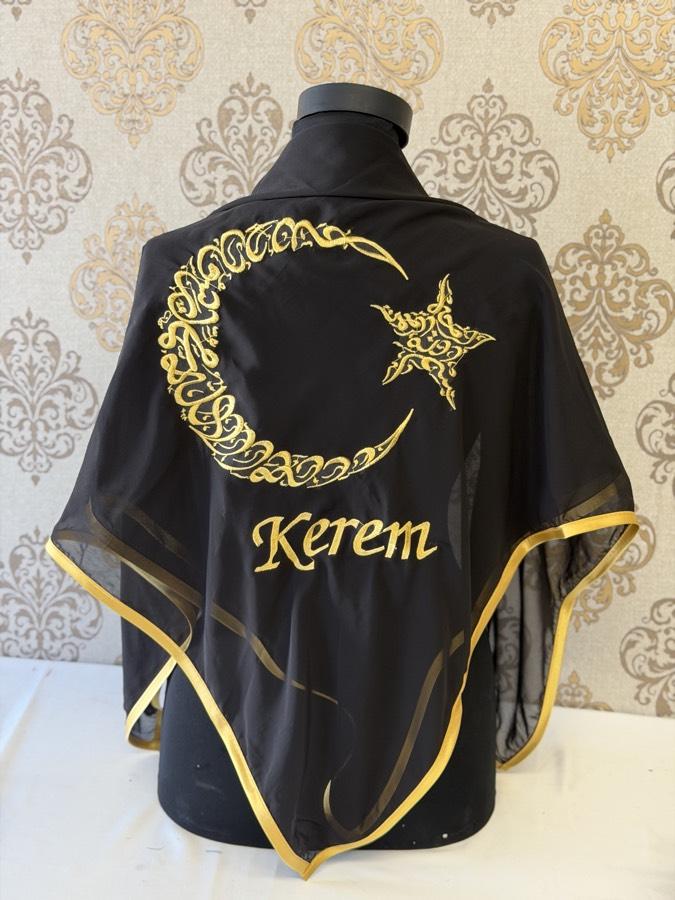 İsimli Omuz Örtüsü